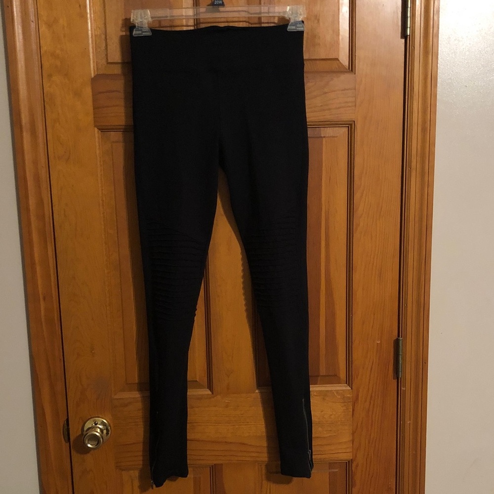Mudd Black Ribbed Leggings